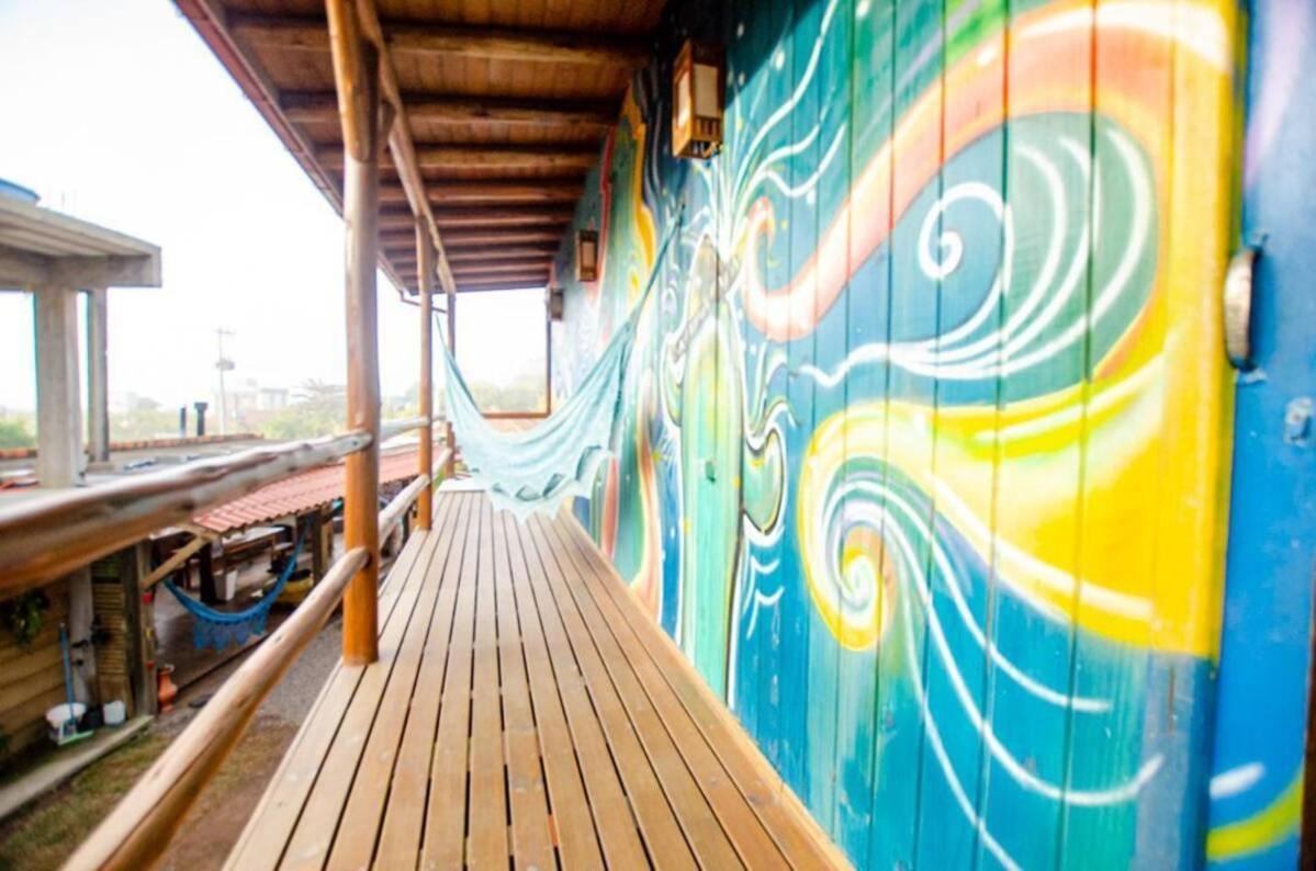 Hostel Quintal Do Rosa Прайя-ду-Роза Экстерьер фото